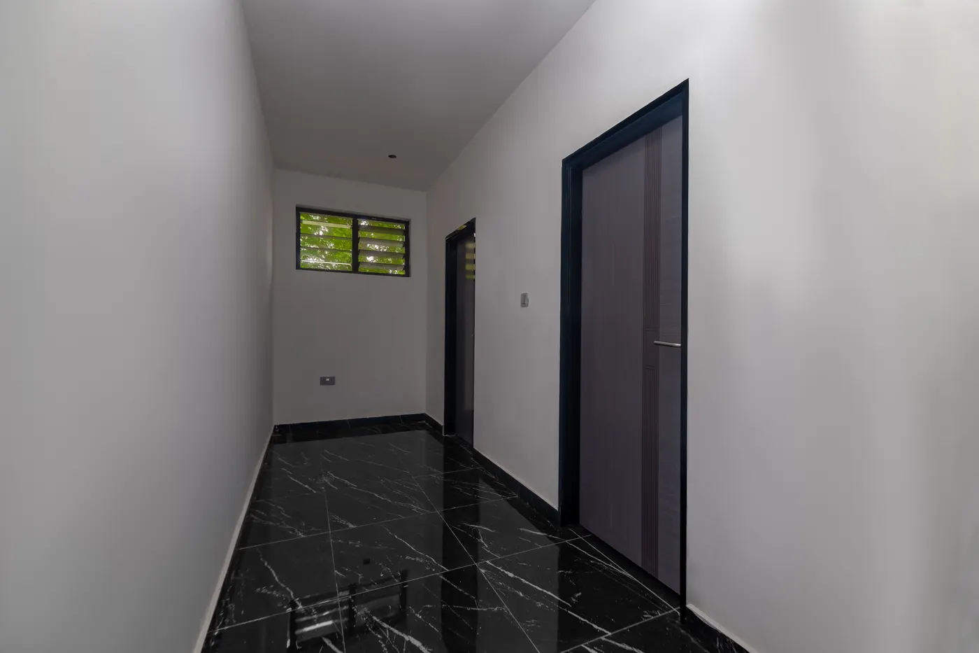The corridor leading into the Executive Hall